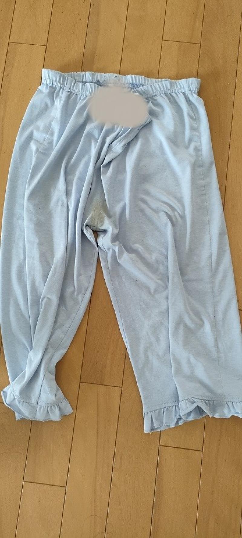 パジャマの下　長年愛用ゴムものびのび